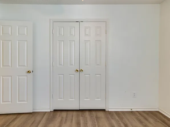 638 Silvertop Rd, Arlington, TX 76002