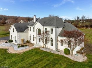 8 Meadow Run Rd, Milford, NJ 08848