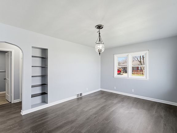 5th image of 2409 McKinley St