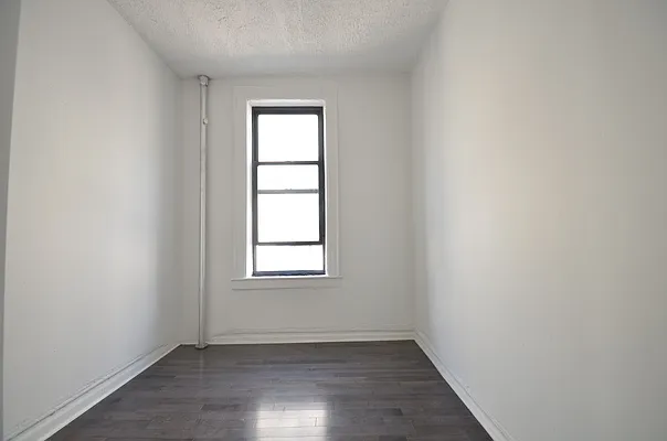 Rented by CITY SKYLINE REALTY INC | media 5