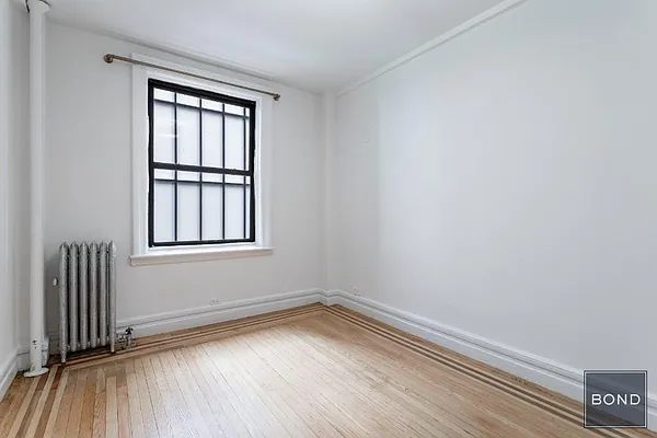 Rented by Bond New York | media 26