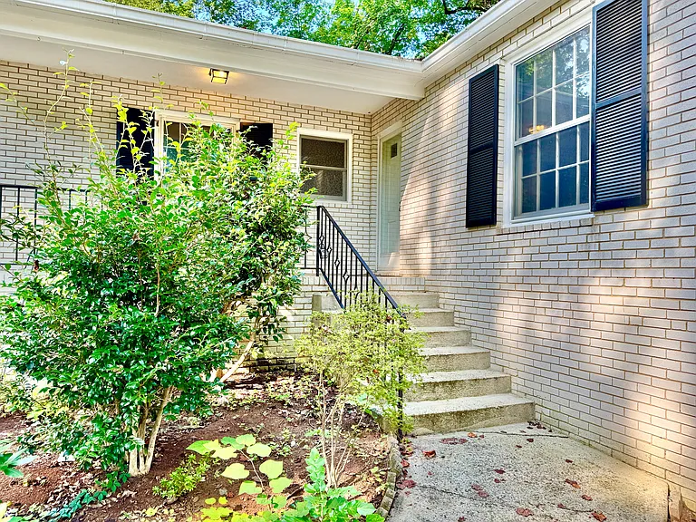 303 Kirk Rd — Photo 16