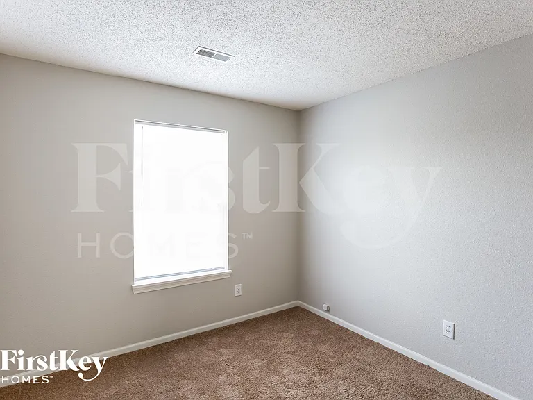 10320 Liverpool Way — Photo 10