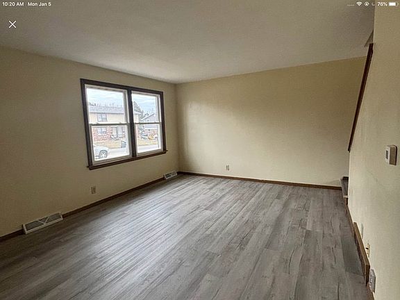 3rd image of 2704 Hawthorne Dr