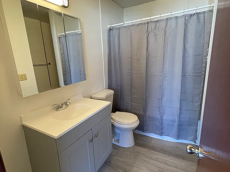 Mt. Stuart Apartments — Photo 12