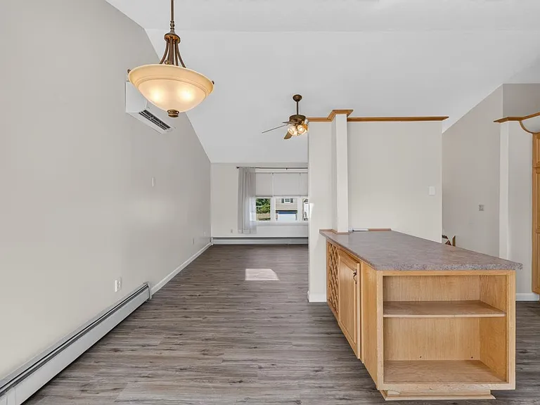 94 Pullman St — Photo 10