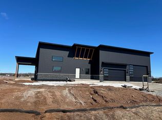 1810 Lost Trl, Suamico, WI 54313