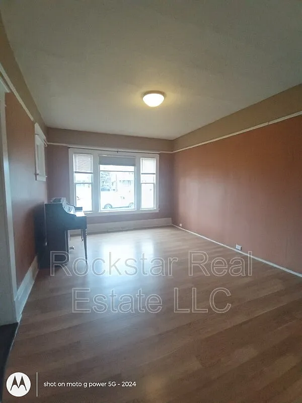 5 bed, 2.0 bath, $1,950 — Photo 4
