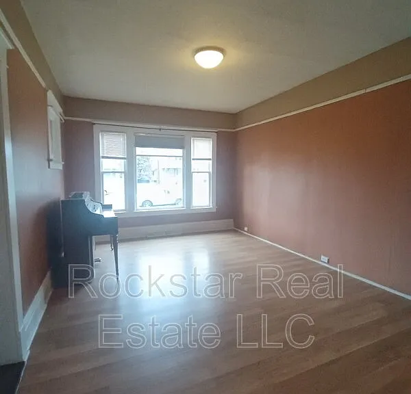 519 E Ermina Ave — Photo 6