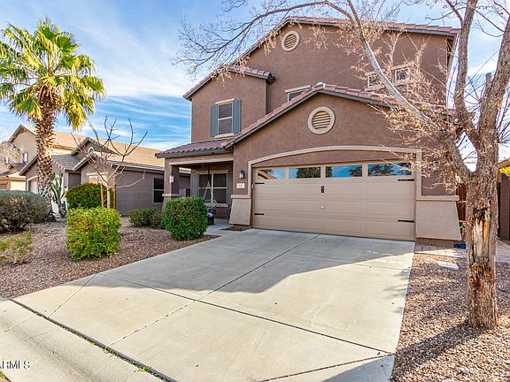 3rd image of 171 W Saddle Way