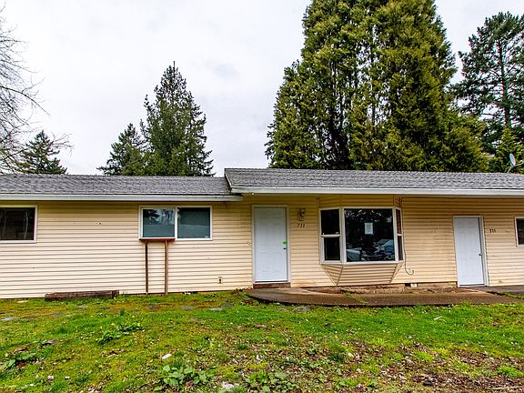 2nd image of 711 NE 113th Ave