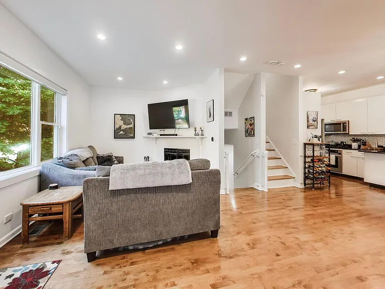 1758 W Pierce Ave — Photo 4