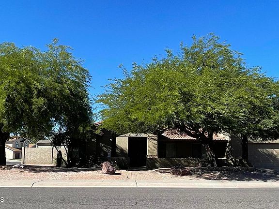2nd image of 5302 E Marconi Avenue