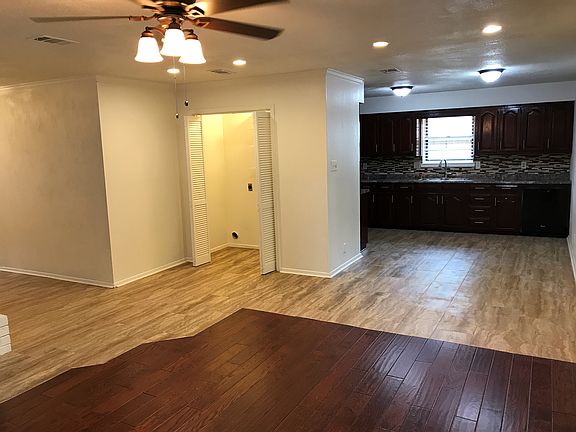 3rd image of 1218 Marlborough Dr