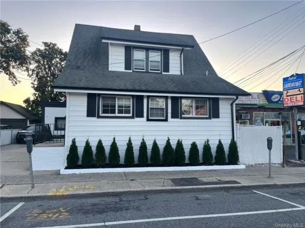 29 S Central Ave, Valley Stream, NY 11580