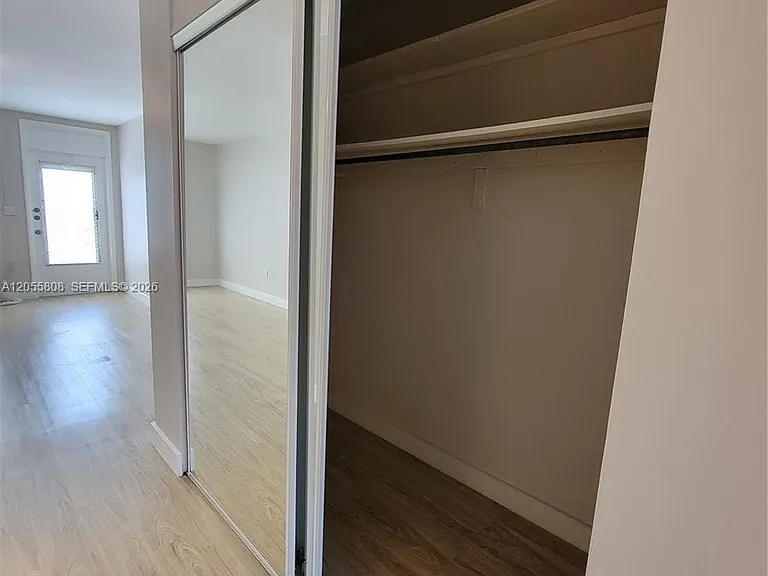 441 Collins Ave #10 — Photo 12