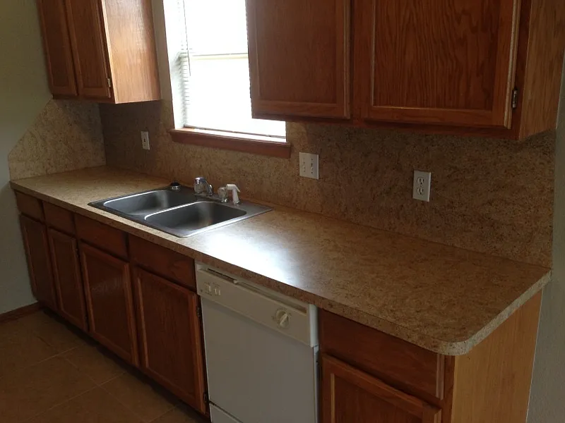 Gorgeous Three Bedroom Home in Southlake Addition — Photo 2