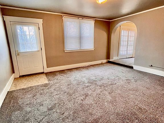 Spacious living room