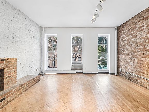 4th image of 246 E 30th St #Townhouse