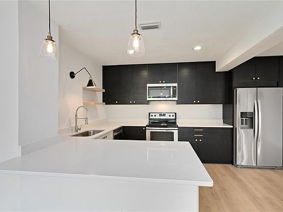 5th image of 1624 Tulane St
