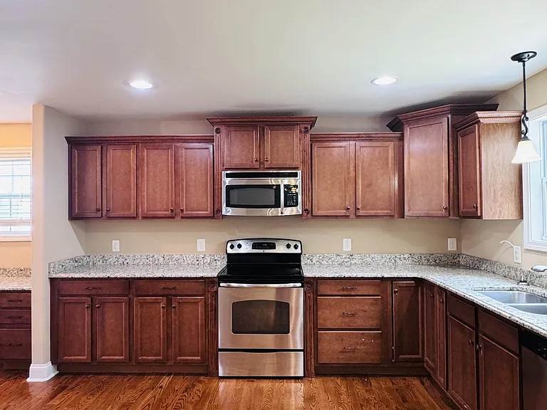 2469 Senseney Dr — Photo 2