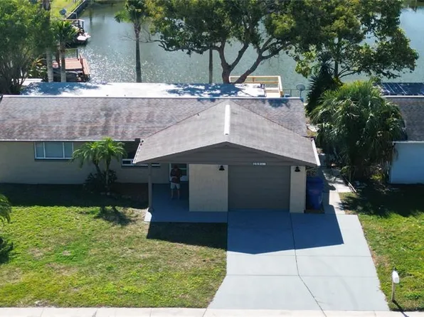 3998 Sunray Dr, Holiday, FL 34691