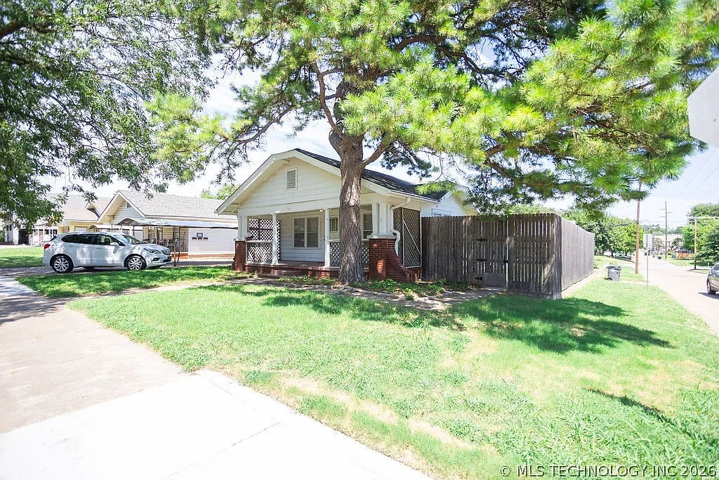 3 bed, 1.0 bath, 1092 sqft, $1,495 — Photo 4