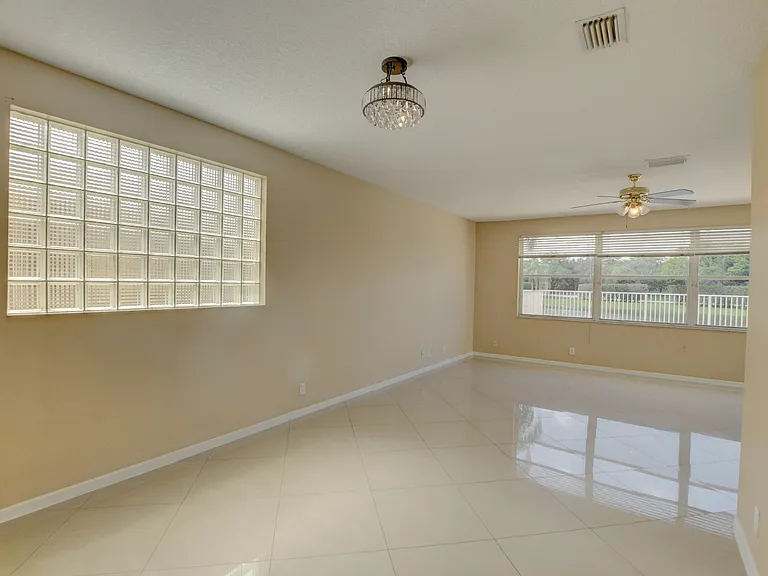 11073 Harbour Springs Cir — Photo 34
