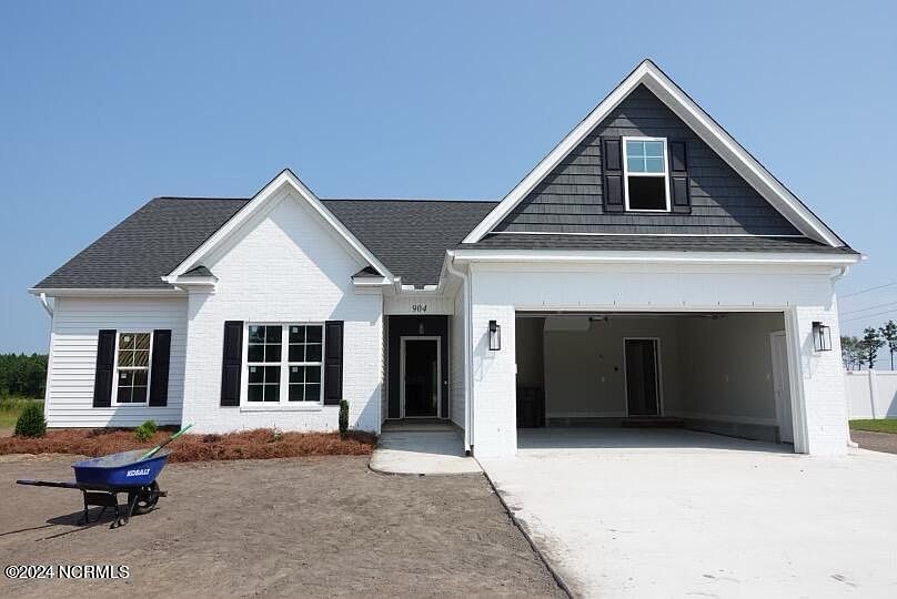1st image of 904 Finn Court