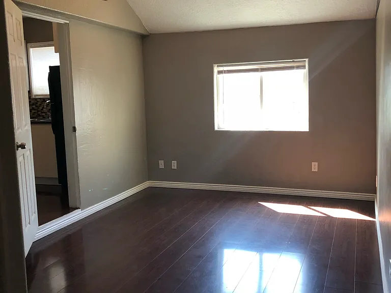 530 N 800 W — Photo 6