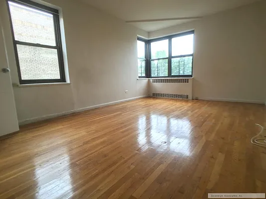 Rented by Sovereign Associates | media 4