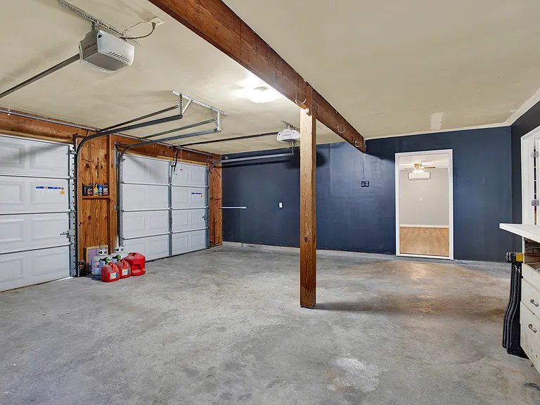 2-Car Garage