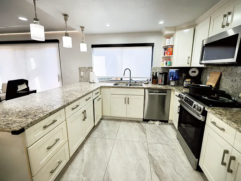 638 S Ahwanee Ter — Photo 10