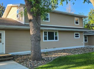 1301 S 10th Ave, Sheldon, IA 51201