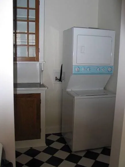 6102 S Claiborne Ave — Photo 3