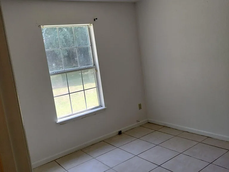 1418 Glenda Dr — Photo 12