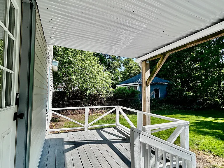 10 Franklin St #1 — Photo 17
