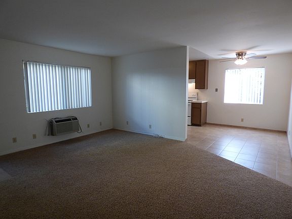 Living room - Dining area