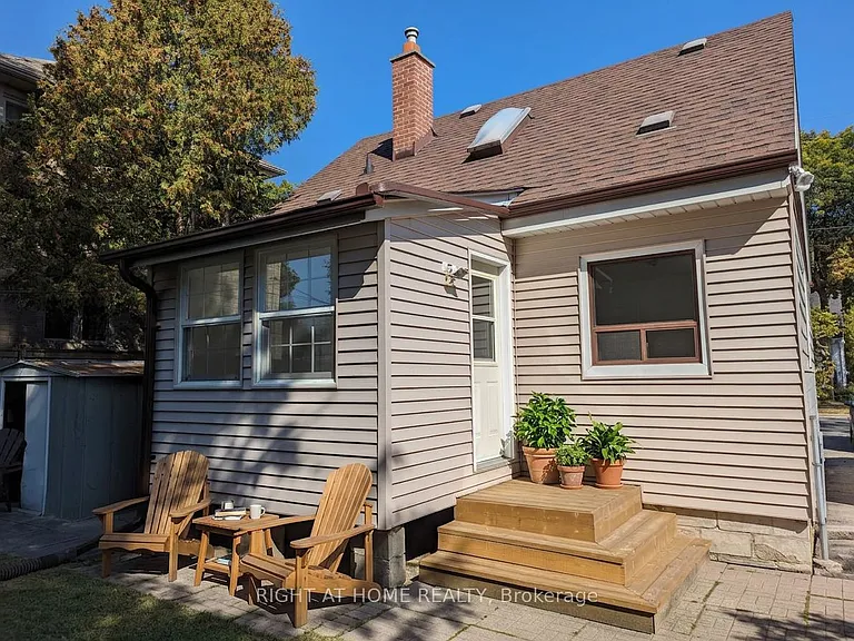 24 Harewood Ave — Photo 2