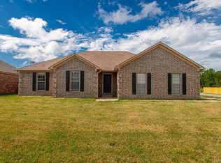 16 Eaglebrook Dr, Conway, AR 72032