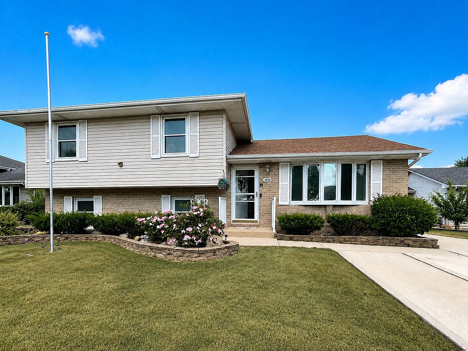1st image of 1414 Howland Dr