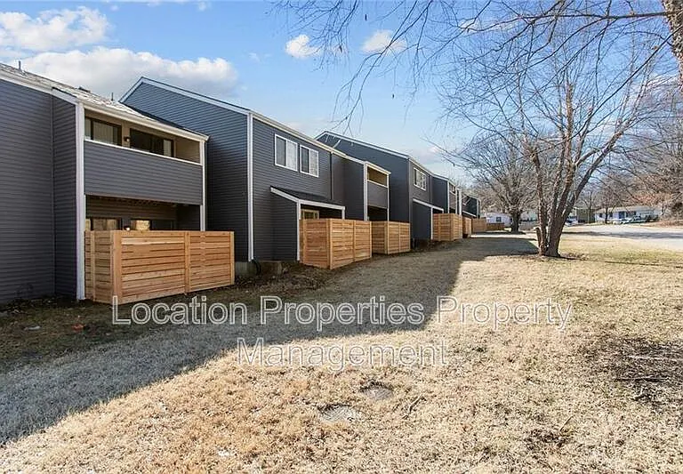 1502 W 25th Ct #D3 — Photo 2