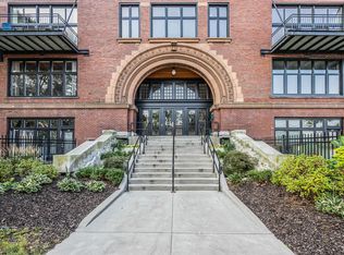 600 Broadway Ave NW APT 203, Grand Rapids, MI 49504