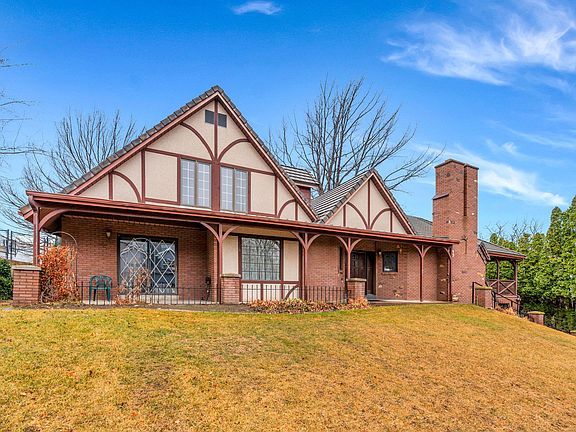 3rd image of 540 E Quail Rd