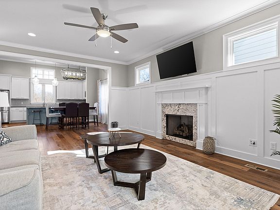 2nd image of 309 Maple Grove Ln