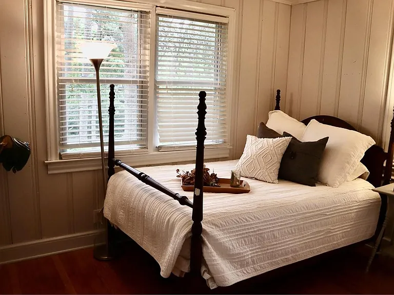33 Gurley Ave — Photo 6