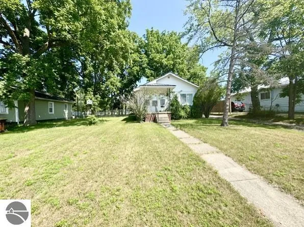 1709 Hickory St, Alma, MI 48801