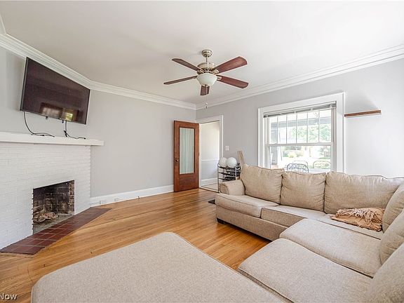 5th image of 2939 E Derbyshire Rd
