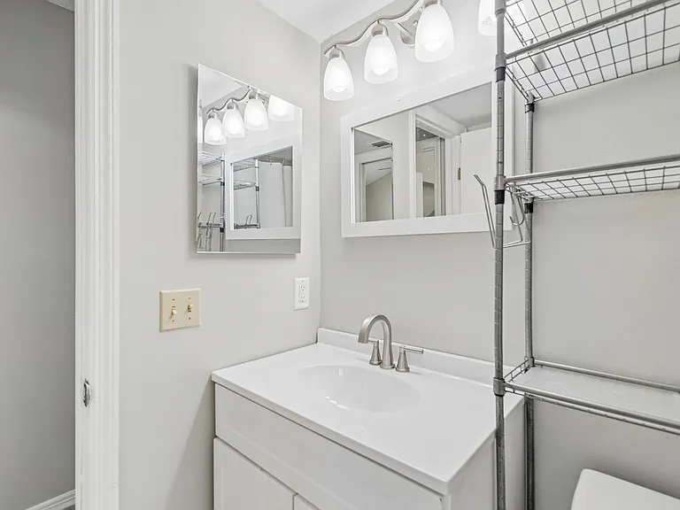 1003 W Horatio St #A — Photo 29