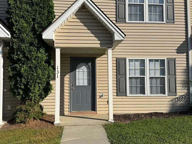 131 Joyce Dr — Photo 1